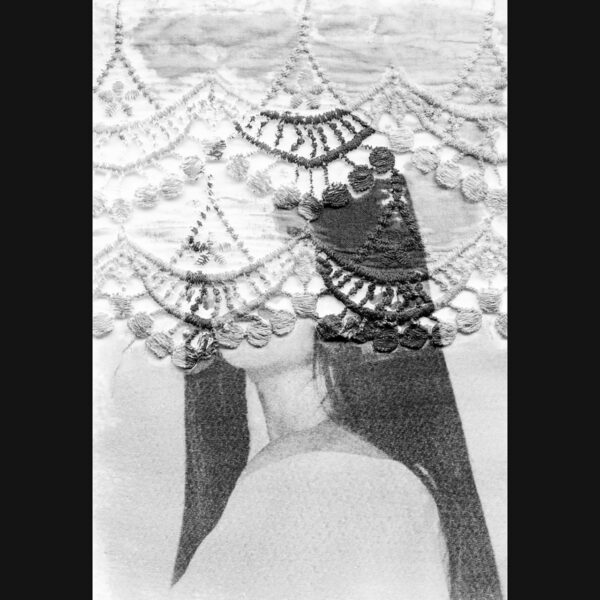 מרחבים - צילום ומבט בין פנים לחוץ