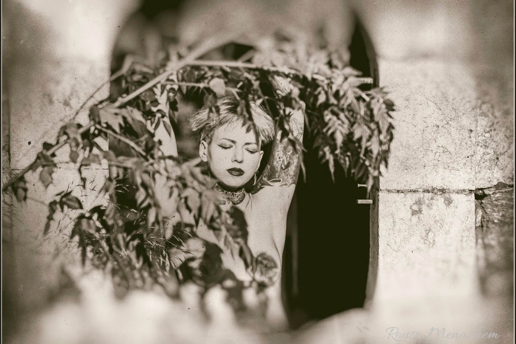 עירום חוץ (1)